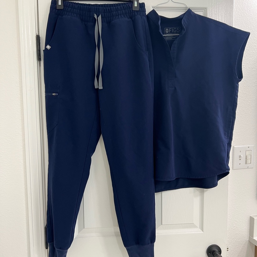 Figs scrubs set
